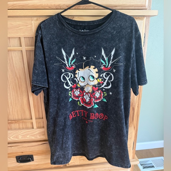 Betty Boop Graphic Tee Acid Wash Black Size L Roses Swallow Birds - Picture 2 of 6